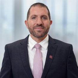 巴西雷亚尔兑美元下跌 1% 刷新日低,成为新兴市场货币中的表现最差者。