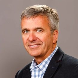 最新市场动态:上期所原油期货与贵金属的表现分析